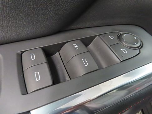 Used 2024 Chevrolet Traverse Z71 w/ LPO, Floor Liner Package AWD/4WD image 71