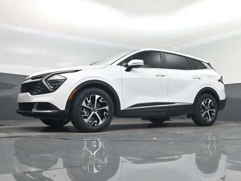 Used 2024 Kia Sportage EX image 49