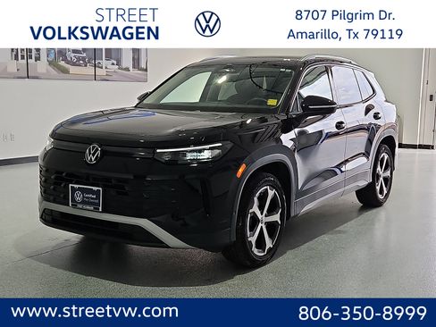 Certified 2025 Volkswagen Tiguan SE FWD image 1