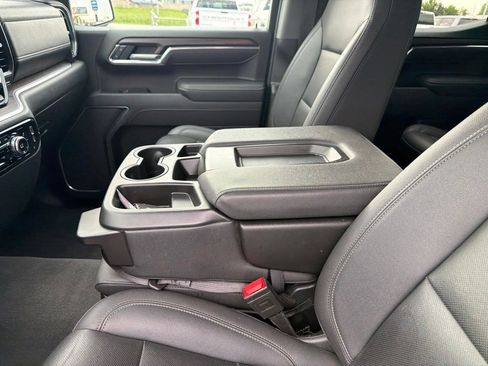 Used 2025 GMC Sierra 1500 SLT AWD/4WD image 24