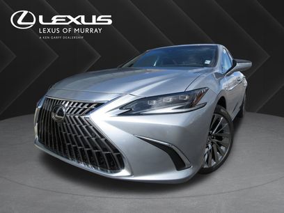 New 2025 Lexus ES 300h w/ Luxury Package