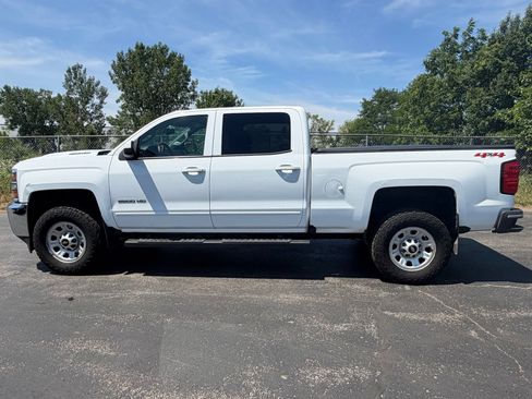 Used 2018 Chevrolet Silverado 2500 LT AWD/4WD image 9