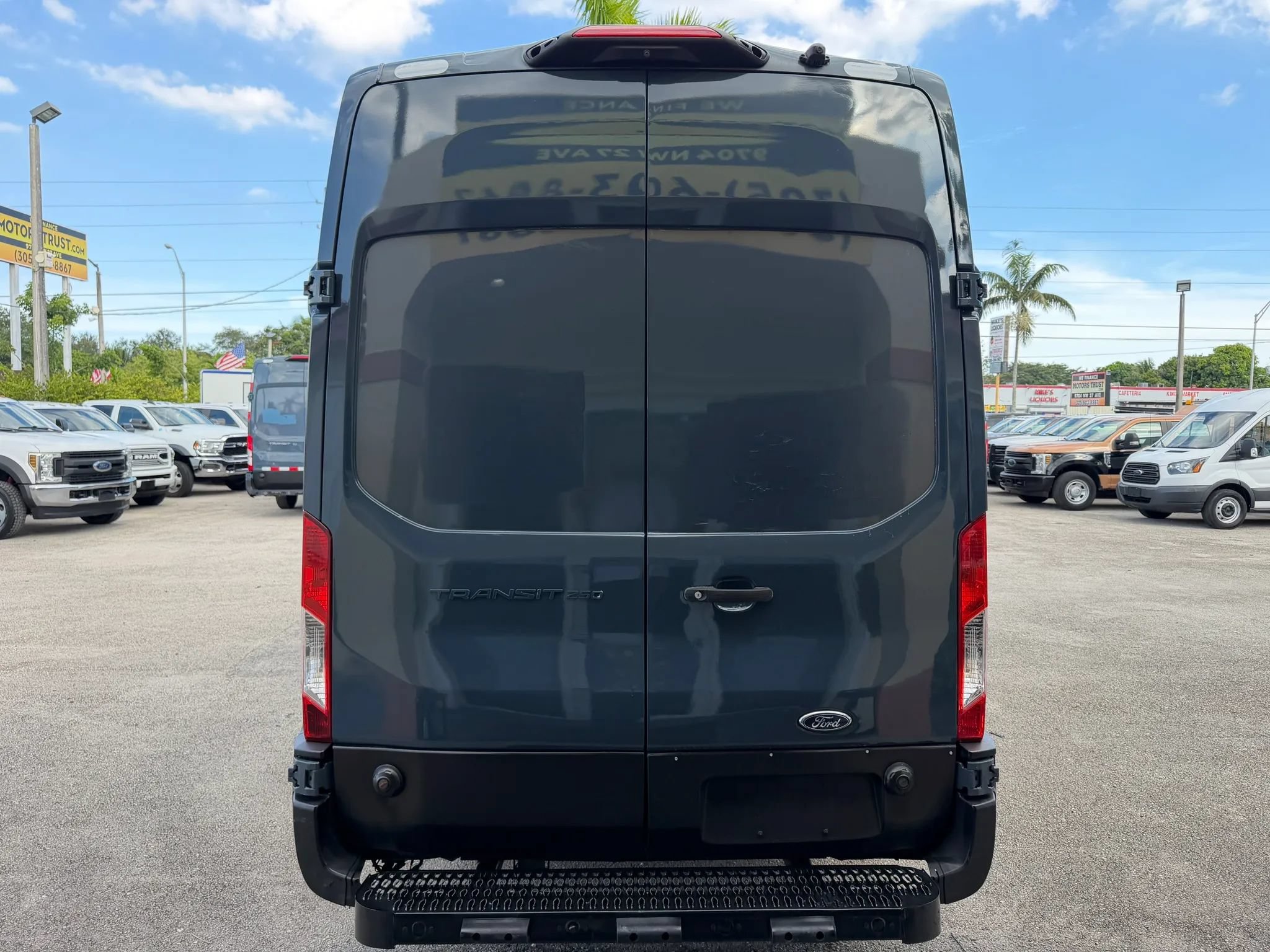 Used 2020 Ford Transit 250 148 High Roof Extended RWD image 4
