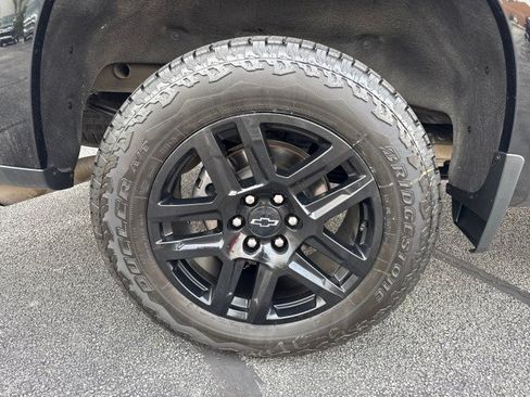 Used 2023 Chevrolet Silverado 1500 Custom w/ LPO, Dark Essentials Package AWD/4WD image 11