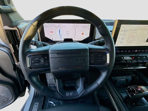 Used 2024 GMC Hummer EV 3X image 10