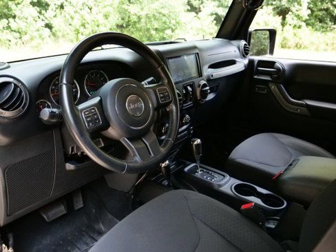 Used 2016 Jeep Wrangler Unlimited Sport w/ Quick Order Package 24S AWD/4WD image 24