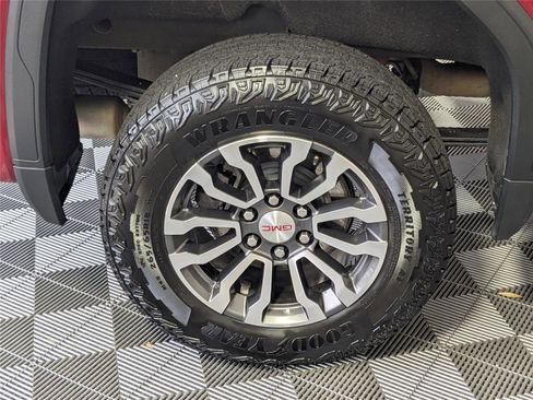 Used 2021 GMC Sierra 1500 AT4 w/ AT4 Preferred Package image 8