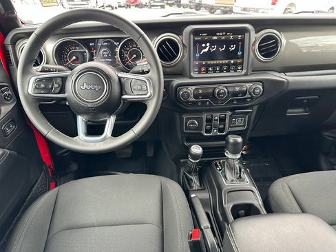 Used 2023 Jeep Gladiator Overland AWD/4WD image 25