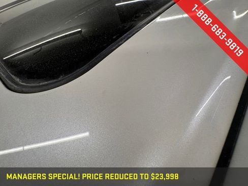 Used 2019 Toyota Highlander SE image 23