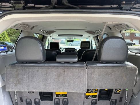 Used 2012 Toyota Sienna SE FWD image 24