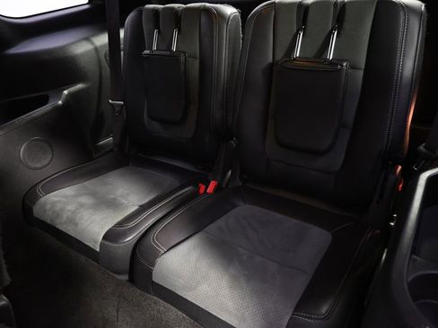 Used 2015 Ford Explorer XLT w/ Equipment Group 202B image 23