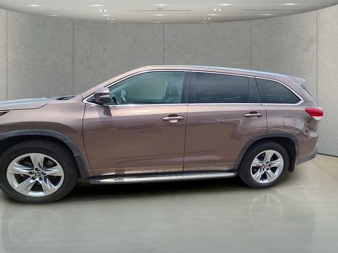 Used 2019 Toyota Highlander Limited FWD image 49