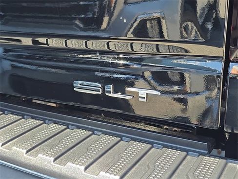 New 2025 GMC Sierra 2500 SLT w/ SLT Premium Package image 8