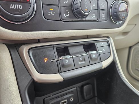 Used 2024 GMC Terrain Denali w/ Denali Premium Package image 21