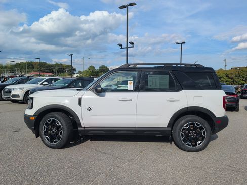 Used 2025 Ford Bronco Sport Outer Banks AWD/4WD image 6