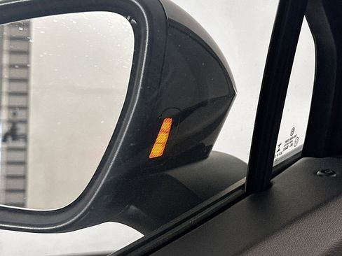 Used 2023 Volkswagen ID.4 Pro S image 16