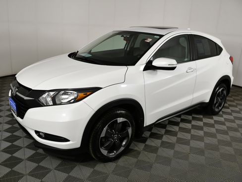 Used 2018 Honda HR-V EX image 10