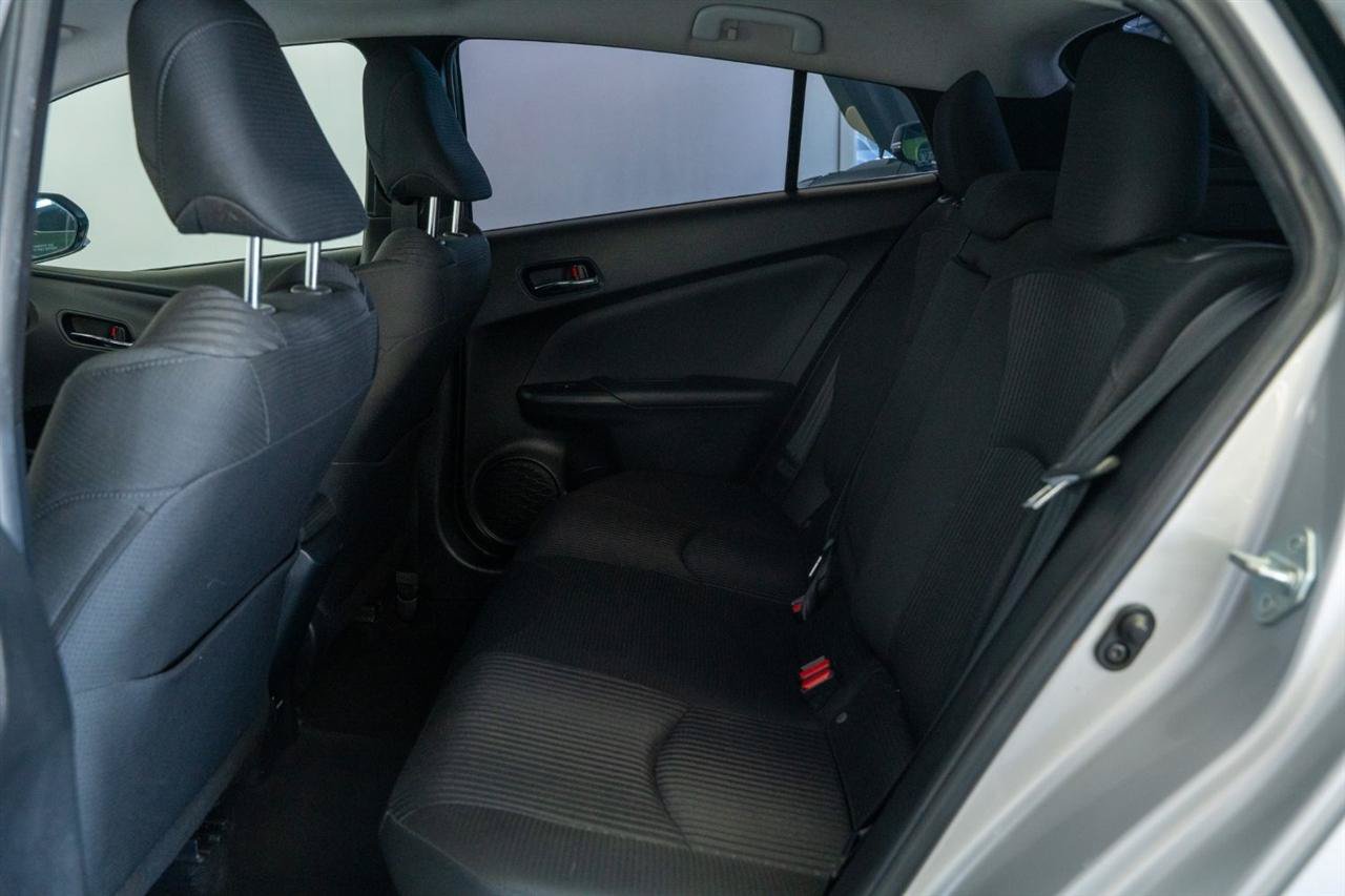 Used 2017 Toyota Prius Three w/ Carpet Mat Package FWD image 13