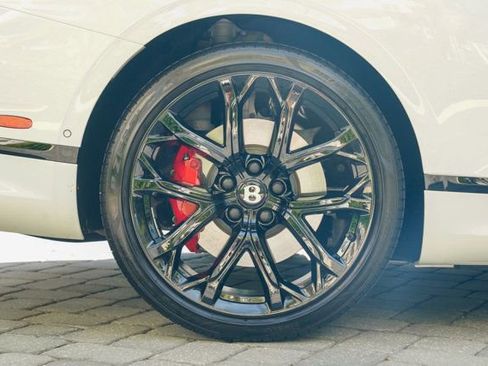 Used 2024 Bentley Continental GT Speed image 33