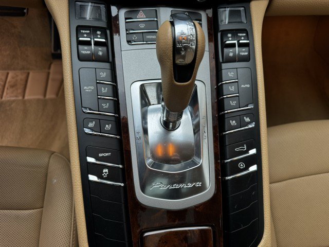Used 2013 Porsche Panamera 4 w/ Bose Audio Pkg AWD/4WD image 23