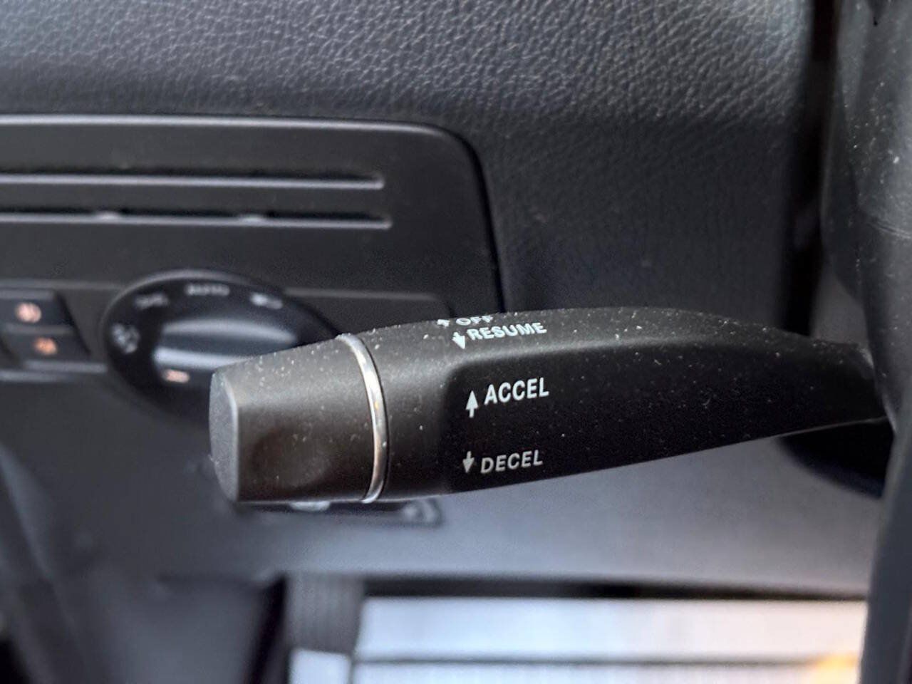 Used 2018 Mercedes-Benz Metris Passenger image 30