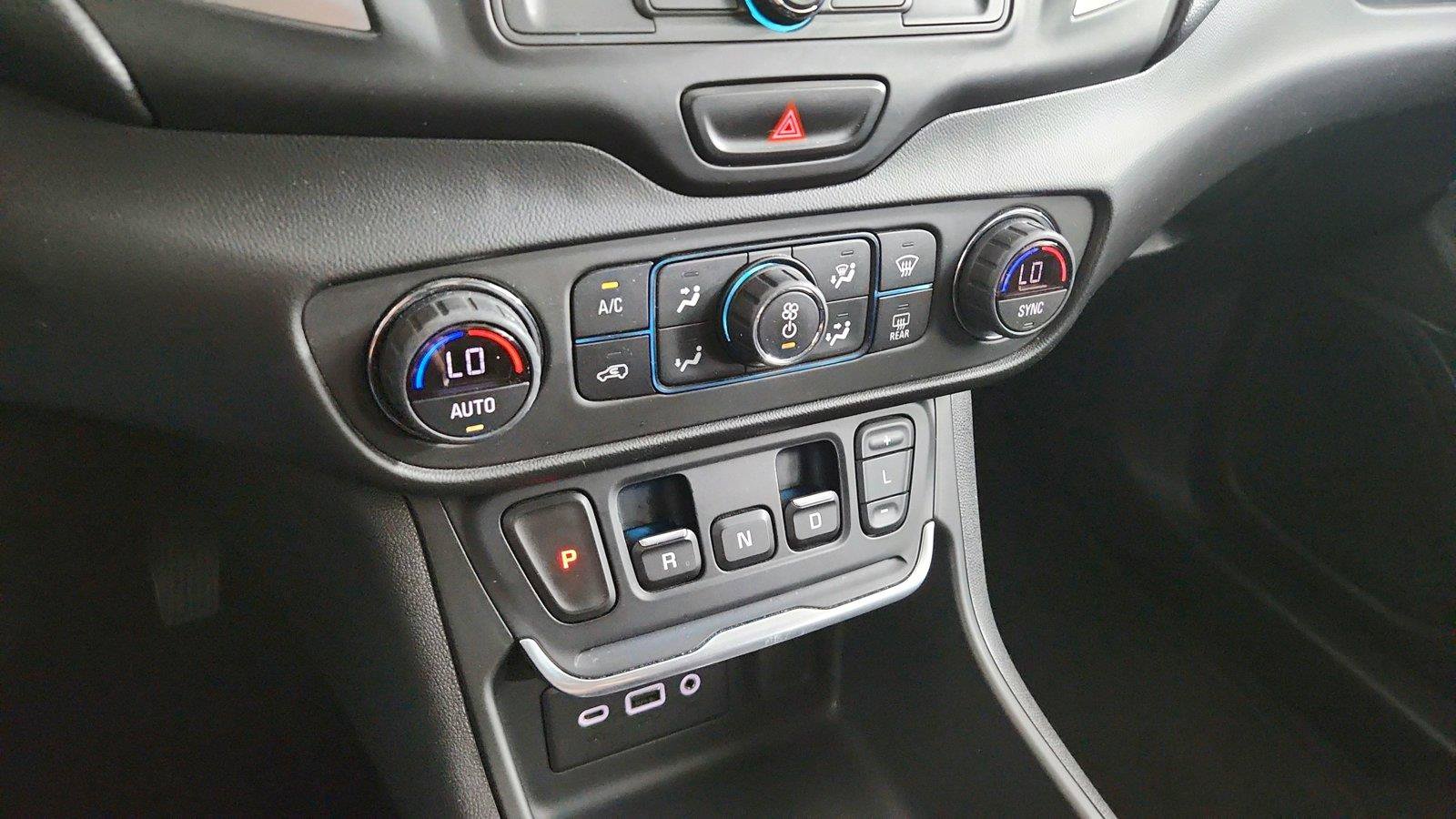 Used 2019 GMC Terrain SLE w/ Driver Convenience Package FWD image 32
