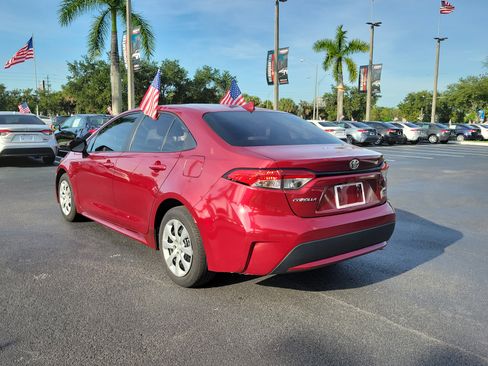 Used 2022 Toyota Corolla LE FWD image 9