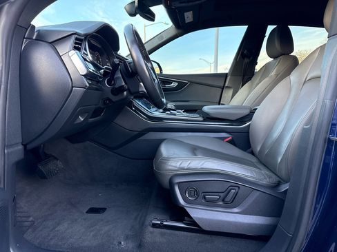 Used 2019 Audi Q8 Premium Plus w/ Premium Plus image 19