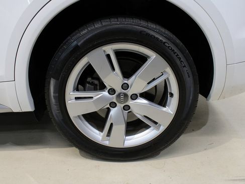 Used 2019 Audi Q5 2.0T Premium Plus w/ Premium Plus Package image 10