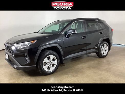 Used 2021 Toyota RAV4 XLE w/ XLE Grade Weather Package AWD/4WD image 1