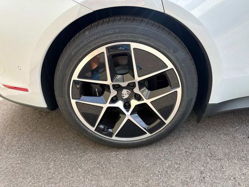 New 2025 Porsche Taycan image 8