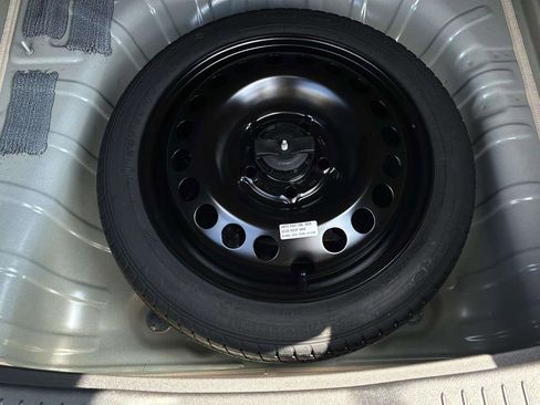 Used 2025 Buick Envista Avenir image 40