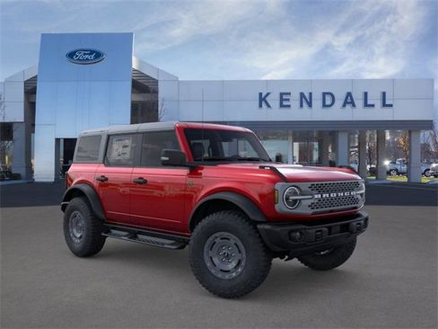 Used 2025 Ford Bronco Badlands image 7