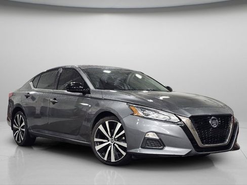 Used 2020 Nissan Altima 2.5 SR w/ Premium Package AWD/4WD image 2