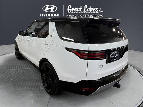 Used 2023 Land Rover Discovery Metropolitan Edition image 3