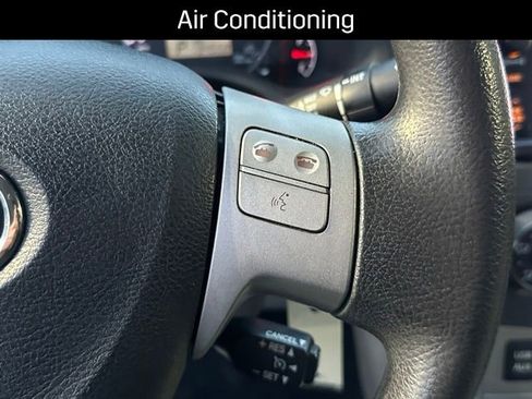 Used 2013 Toyota Corolla LE image 7