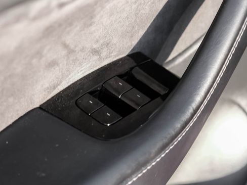 Used 2021 Tesla Model Y 2WD image 48