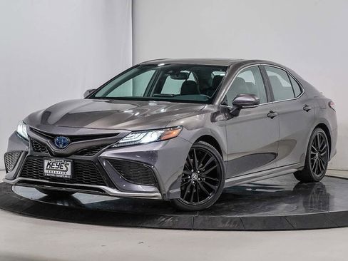 Used 2024 Toyota Camry XSE image 1