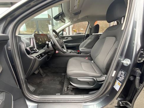 Certified 2023 Kia Sportage LX image 10