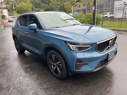 Certified 2025 Volvo XC40 B5 Core