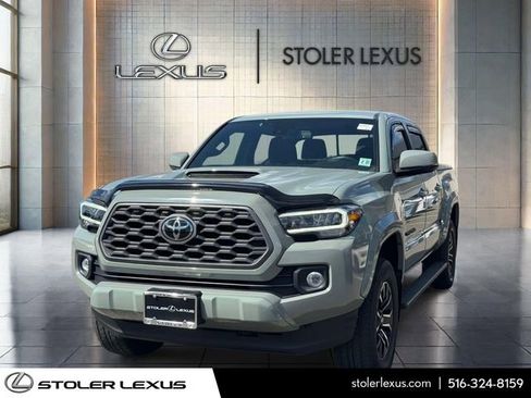 Used 2022 Toyota Tacoma TRD Sport w/ Technology Package AWD/4WD image 3