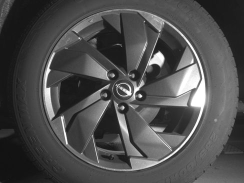 Used 2025 Nissan Rogue SV image 14