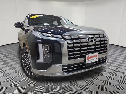 Used 2024 Hyundai Palisade Calligraphy AWD/4WD image 2