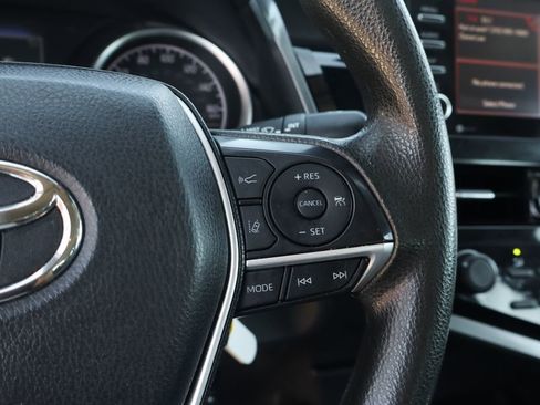 Used 2021 Toyota Camry LE image 25