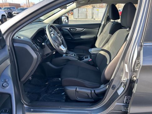 Used 2021 Nissan Rogue Sport S image 11