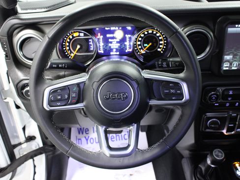 Used 2023 Jeep Wrangler Sahara image 17