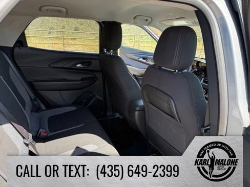 Used 2025 Chevrolet TrailBlazer LT AWD/4WD image 32