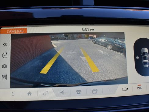 Used 2017 Land Rover Discovery HSE image 39