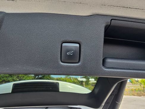 Used 2022 Ford Escape SEL w/ Technology Package FWD image 14