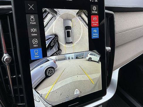 New 2026 Volvo XC90 T8 Plus w/ Protection Package Premier AWD/4WD image 20